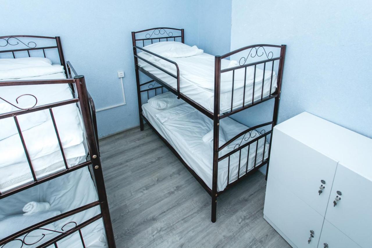 Sherlock Holmes Hostel Баку Экстерьер фото