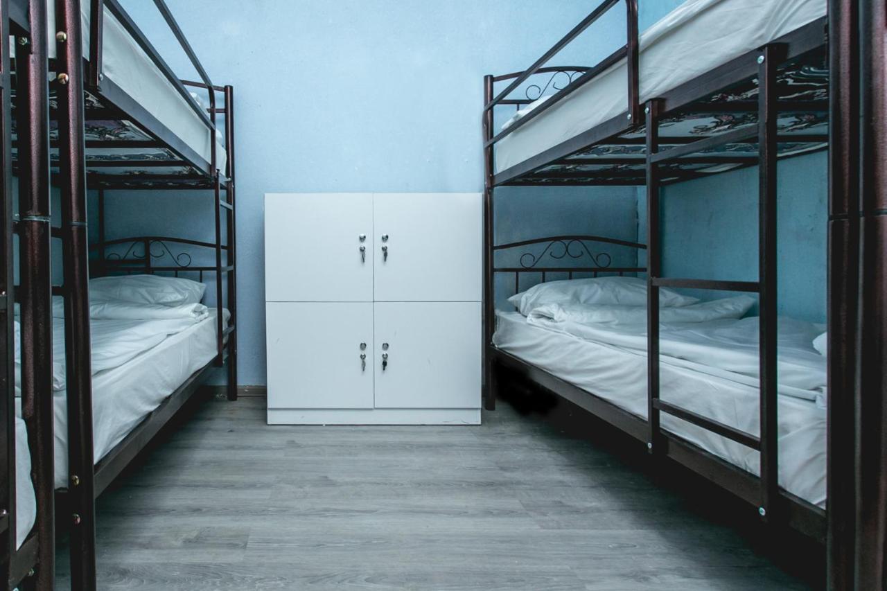 Sherlock Holmes Hostel Баку Экстерьер фото