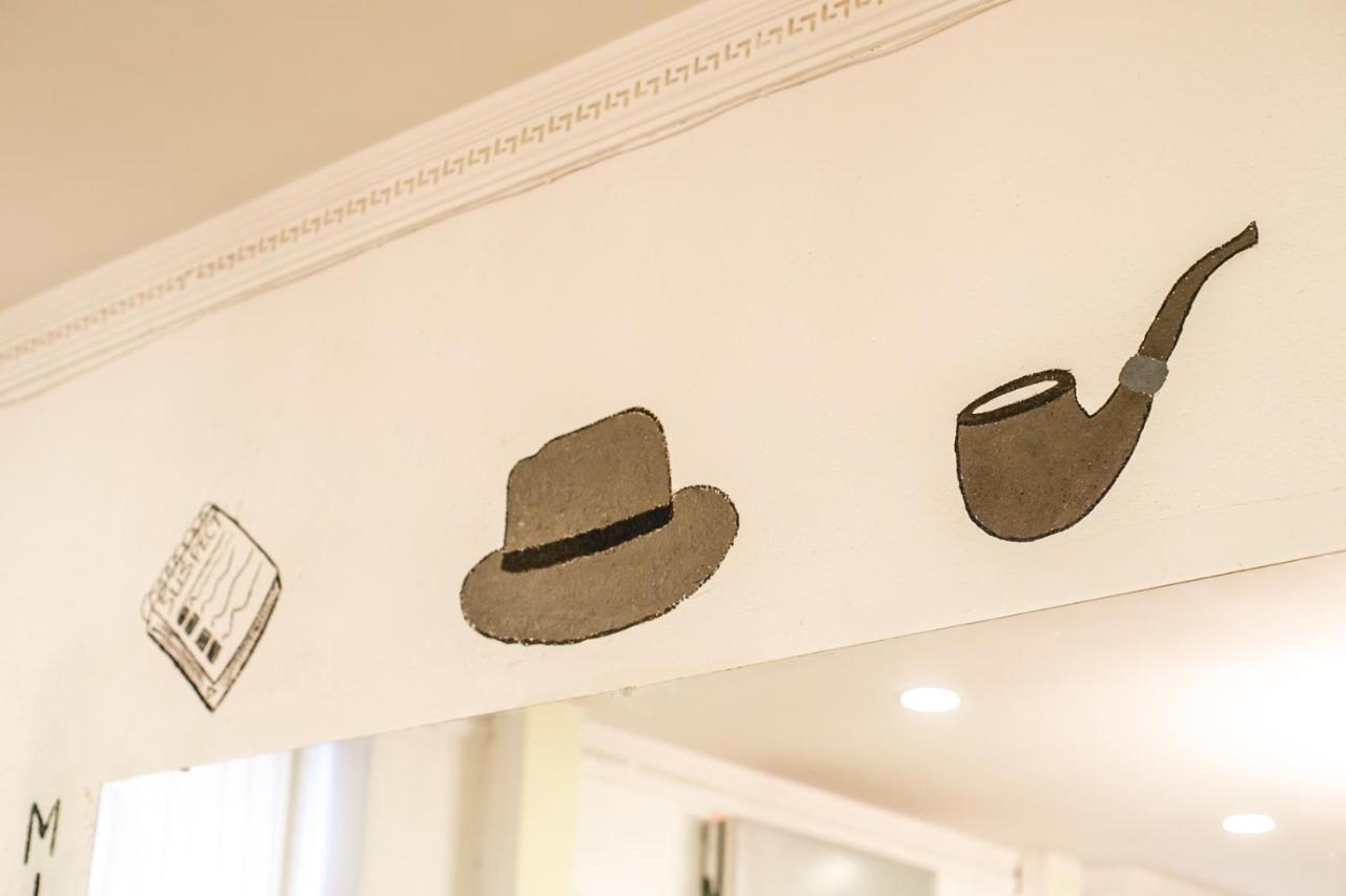Sherlock Holmes Hostel Баку Экстерьер фото