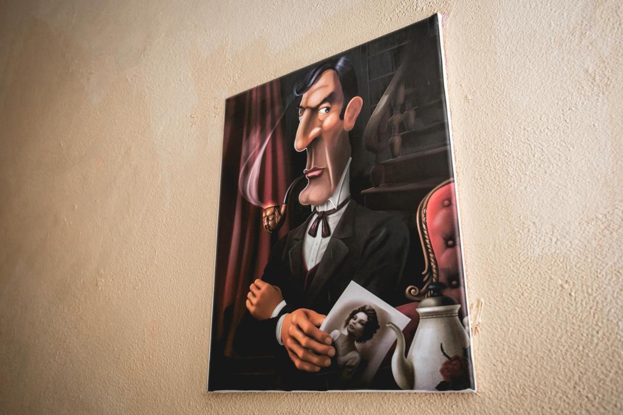 Sherlock Holmes Hostel Баку Экстерьер фото