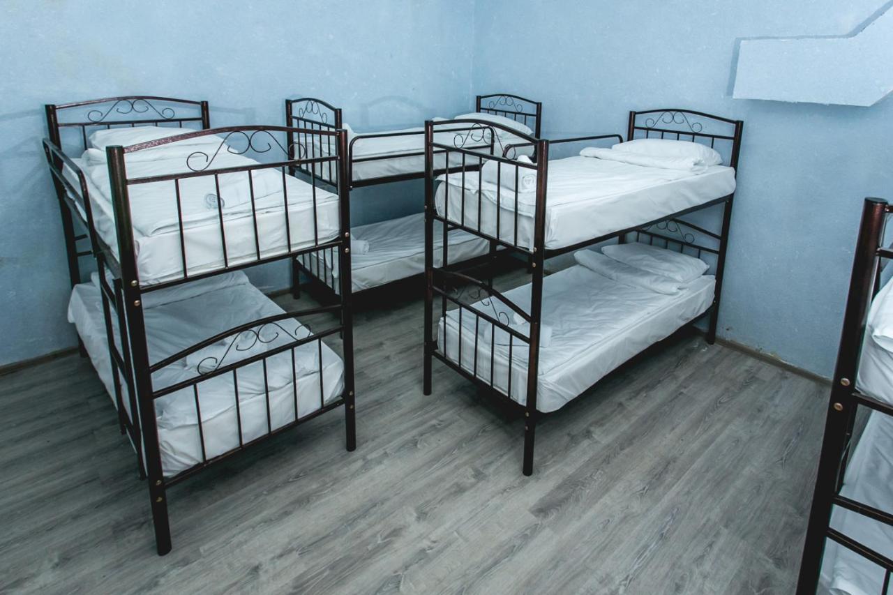 Sherlock Holmes Hostel Баку Экстерьер фото