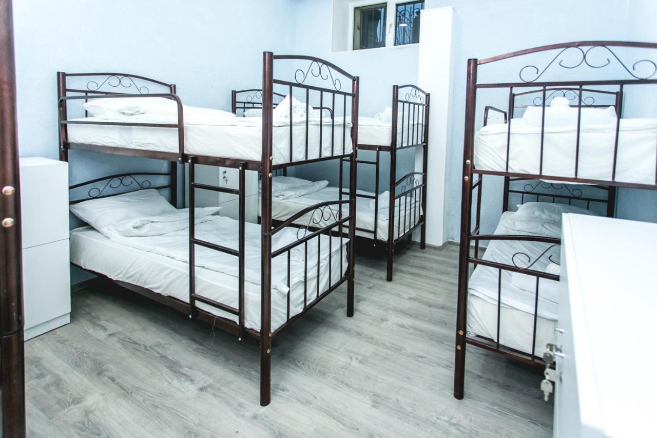 Sherlock Holmes Hostel Баку Экстерьер фото