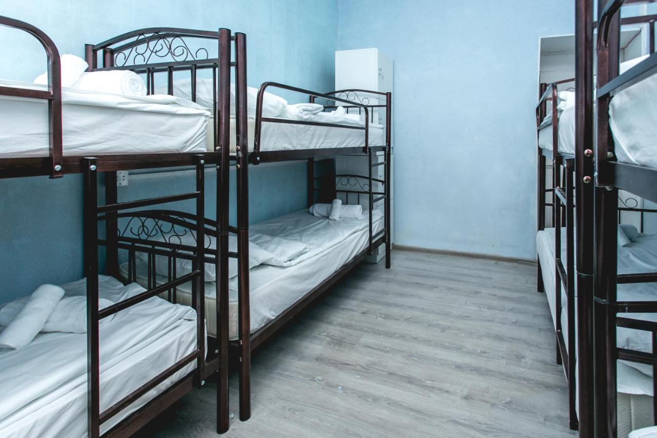 Sherlock Holmes Hostel Баку Экстерьер фото